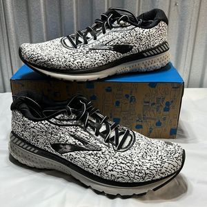 Brooks Adrenaline GTS 20 MENS BRAND NEW Size 12